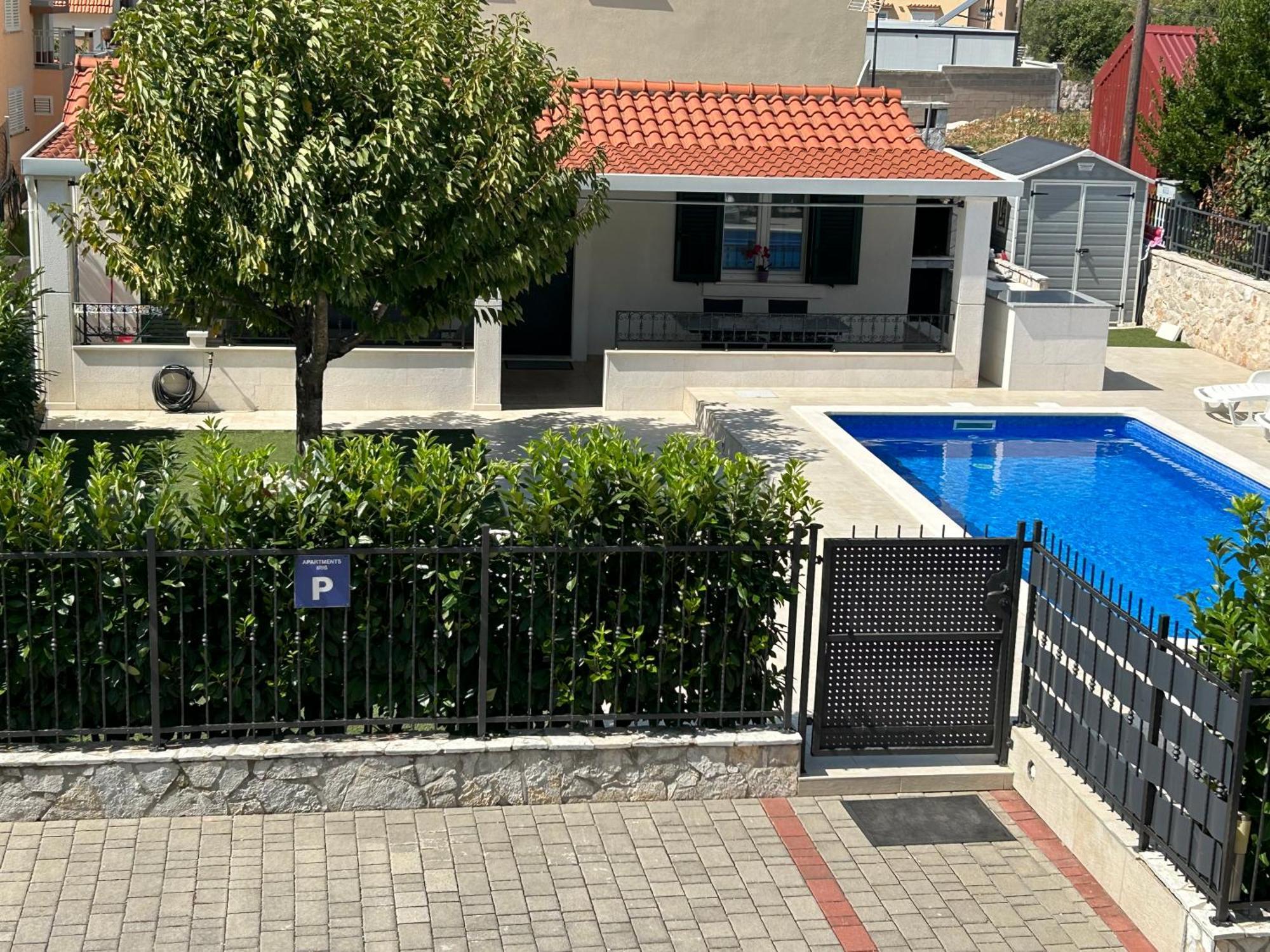 Apartments Iris Марина Экстерьер фото